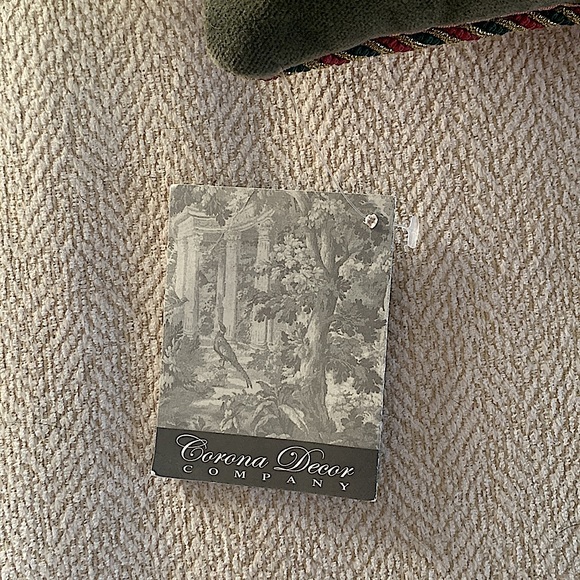 Corona Decor French-Woven Christmas Holiday Decorative Pillows, set of 2 - Picture 5 of 9